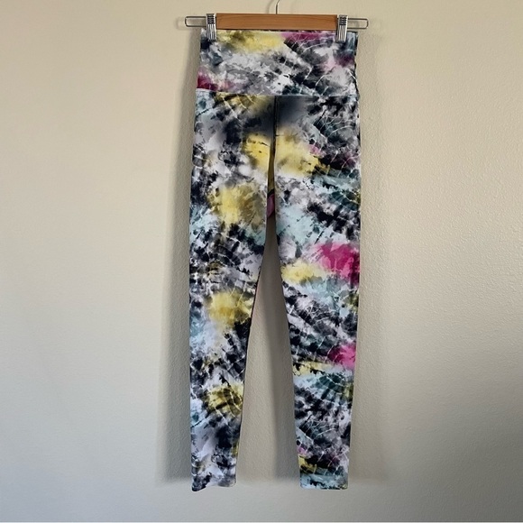 Beach Riot Ayla Ribbed High Rise Leggings in Rainbow Sunburst Tie Dye Size Small - Picture 4 of 9